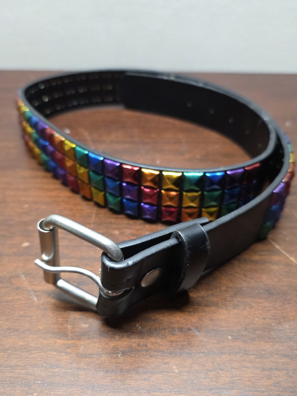 Hot Topic Rainbow Pyramid Stud Belt